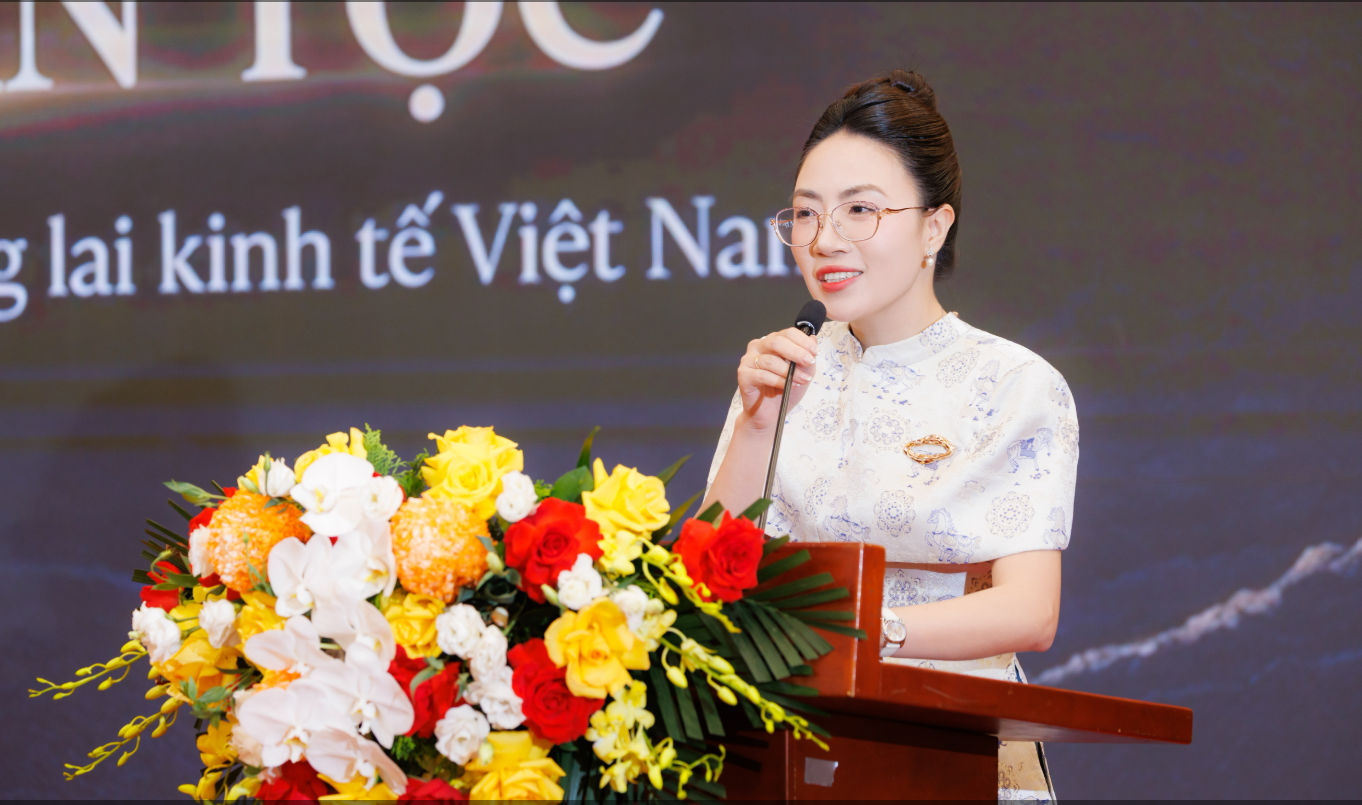 B&agrave; Nguyễn Thị Nga, Tổng Gi&aacute;m đốc C&ocirc;ng ty CP Nước kho&aacute;ng Kh&aacute;nh H&ograve;a (Vikoda) ph&aacute;t biểu tại diễn đ&agrave;n