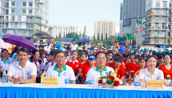 Các đại biểu tham dự chương trình Các đại biểu tham dự chương trình