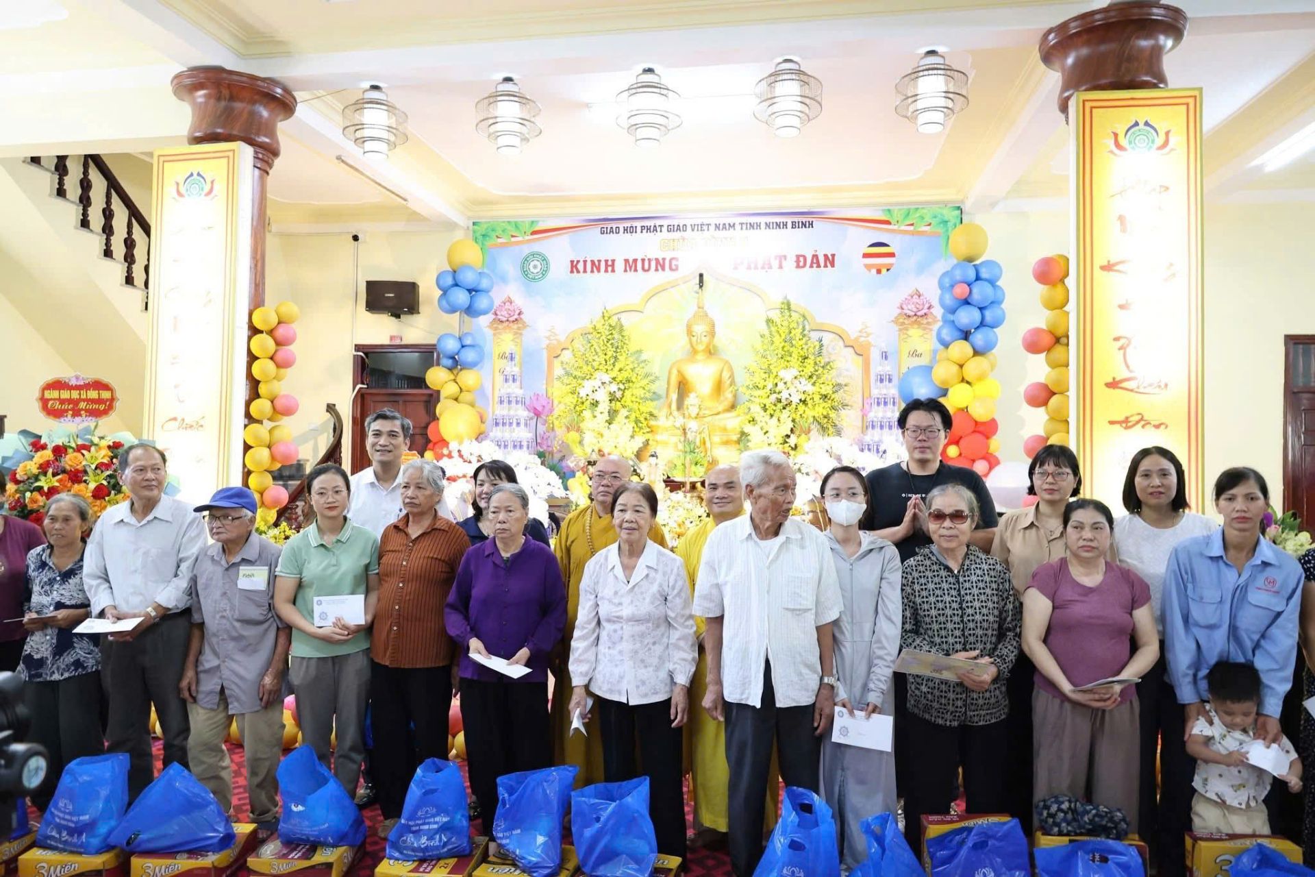 Hoạt động n&agrave;y kh&ocirc;ng chỉ g&oacute;p phần lan tỏa gi&aacute; trị tốt đẹp của đạo Phật trong đời sống x&atilde; hội m&agrave; c&ograve;n thể hiện sự đồng h&agrave;nh của Phật gi&aacute;o c&ugrave;ng cộng đồng trong c&ocirc;ng t&aacute;c an sinh x&atilde; hội.