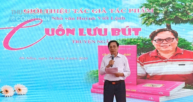 &Ocirc;ng L&ecirc; Do&atilde;n Tiết, nguy&ecirc;n Ph&oacute; Viện trưởng Viện Kiểm s&aacute;t Cấp cao tại Đ&agrave; Nẵng ph&aacute;t biểu tại chương tr&igrave;nh.