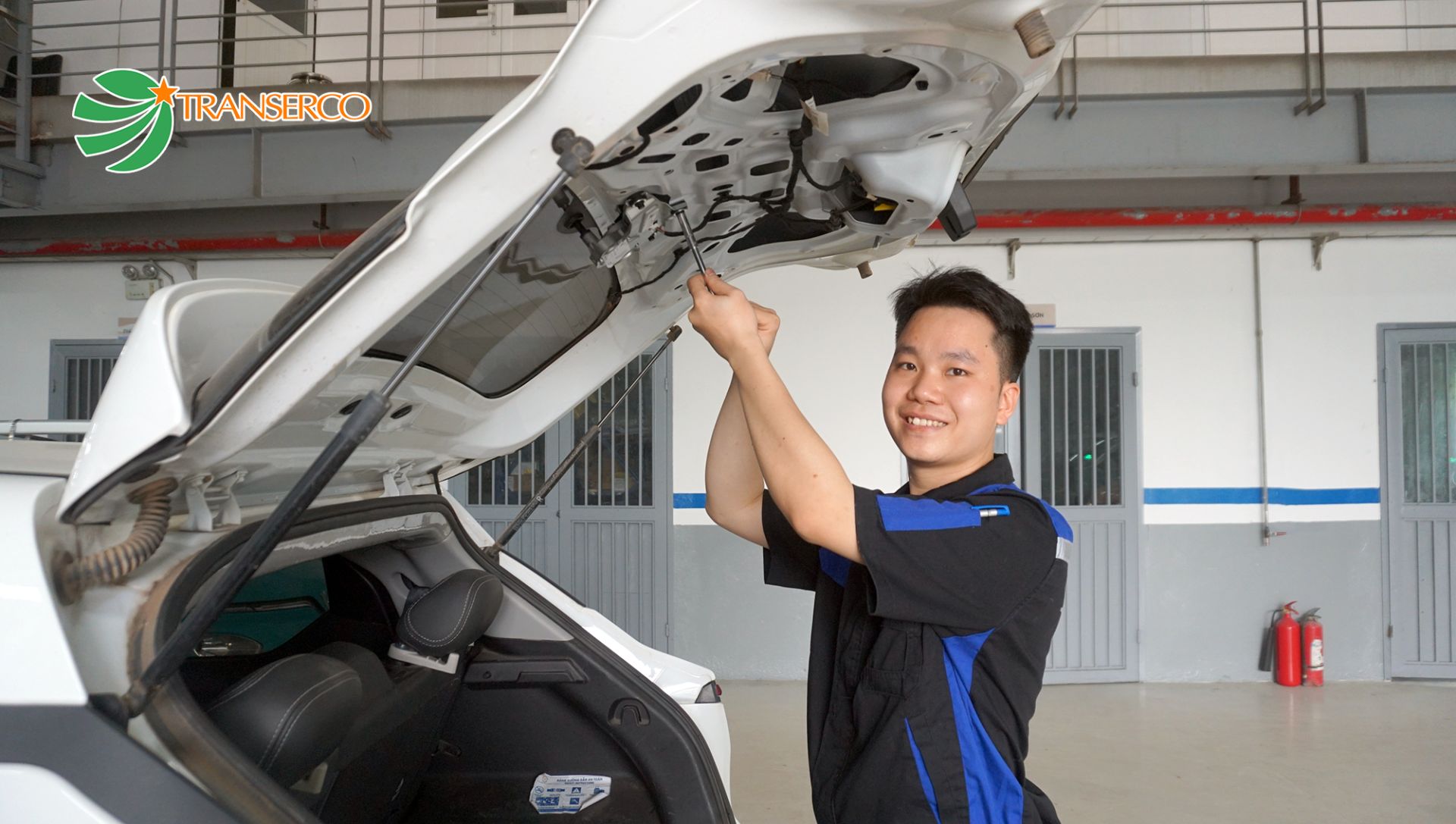 Gặp gỡ 2 công nhân giỏi Thủ đô: Những "bác sỹ ô tô" tận tâm với nghề