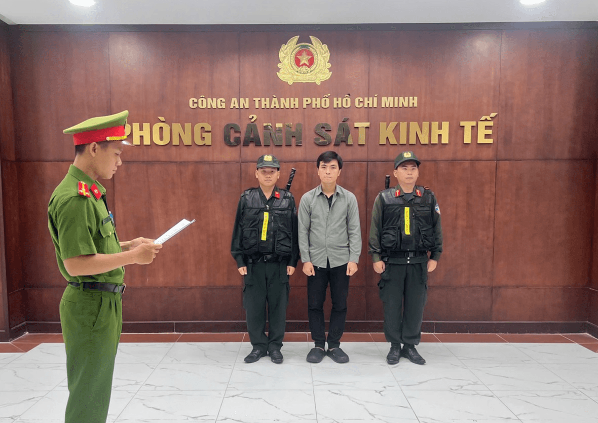 TP. Hồ Chí Minh: Khởi tố giám đốc thu lợi bất chính hơn 3,5 tỷ đồng từ đường dây bán giày dép giả