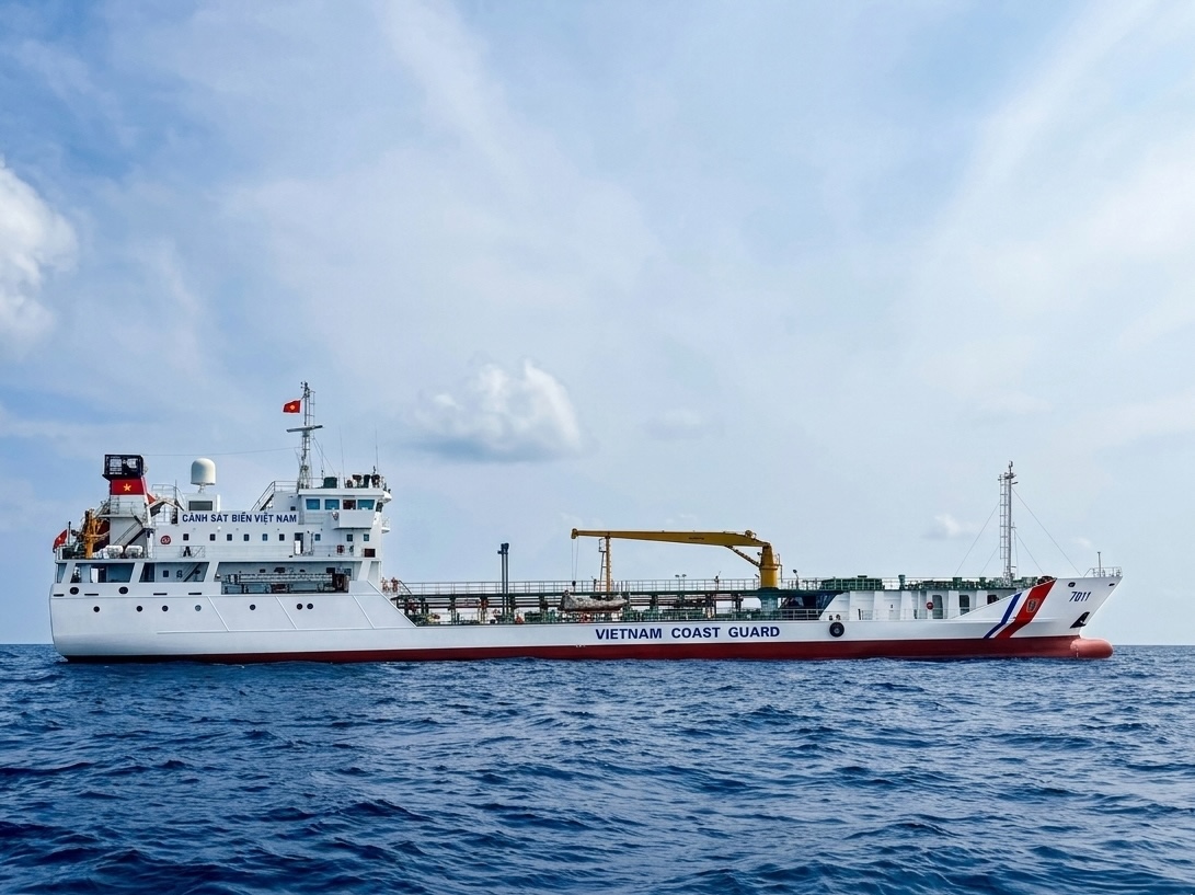 T&agrave;u CSB 7011 thực hiện nhiệm vụ tr&ecirc;n biển
