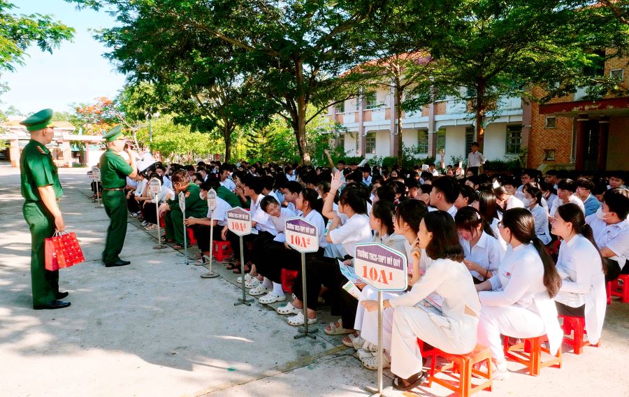 “Tiết học biên cương”: Bồi đắp tình yêu Tổ quốc cho M88 Casino, Nổ Hũ, Bắn Cá vùng biên