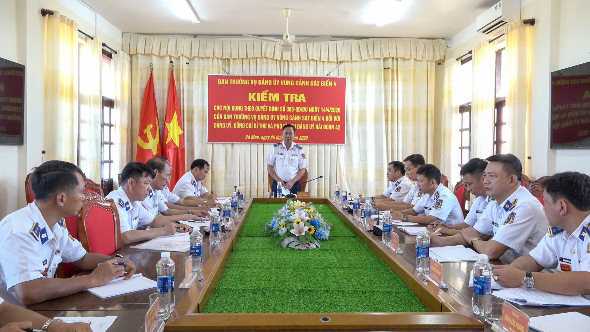 Ban Thường vụ Đảng ủy Vùng Cảnh sát biển 4 kiểm tra Đảng ủy Hải đoàn 42