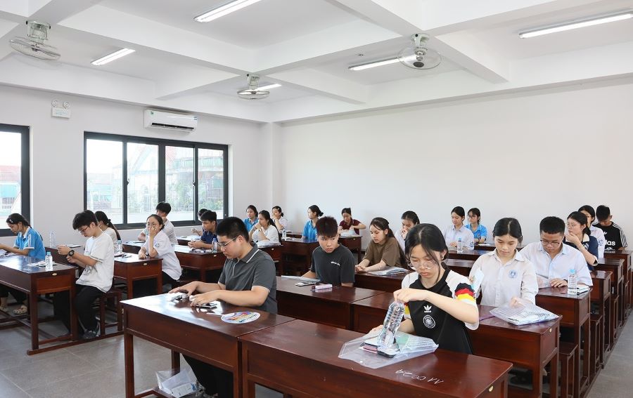 S&aacute;ng 25/5, hơn 21.000 th&iacute; sinh dự thi v&agrave;o lớp 10 THPT năm học 2026 - 2027