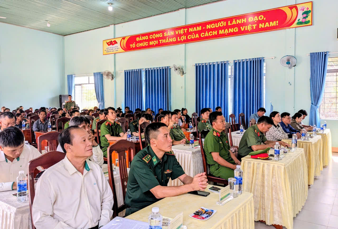 Công ty Chăn nuôi bò Trung Nguyên ký kết nghĩa với công an xã Ia Puch và làng Bỉh