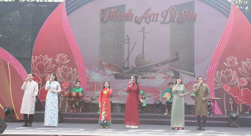 Thưởng thức tiết mục Đ&agrave;n ca t&agrave;i tử - Di sản văn h&oacute;a phi vật thể