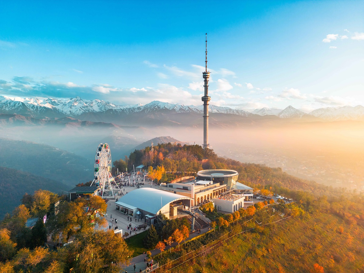 Th&aacute;p truyền h&igrave;nh ở Almaty. Nguồn: Cục Du lịch Almaty (Qazaqstan)