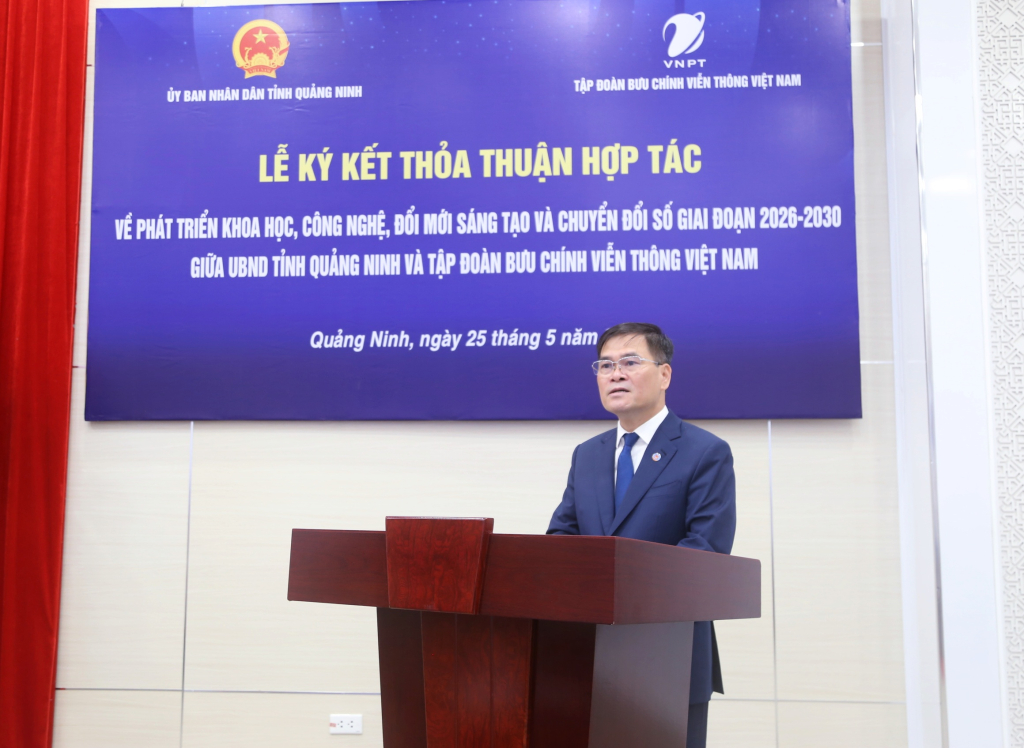 &Ocirc;ng B&ugrave;i Văn Khắng, Ph&oacute; B&iacute; thư Tỉnh ủy, Chủ tịch UBND tỉnh Quảng Ninh ph&aacute;t biểu tại buổi lễ