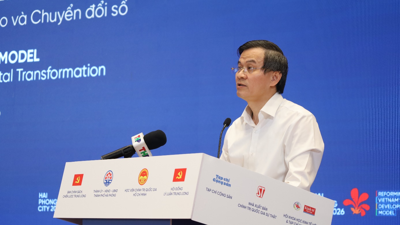 Phó Chủ tịch Hội Khoa học kinh tế Việt Nam báo cáo tham luận tại Hội thảo. Phó Chủ tịch Hội Khoa học kinh tế Việt Nam báo cáo tham luận tại Hội thảo.