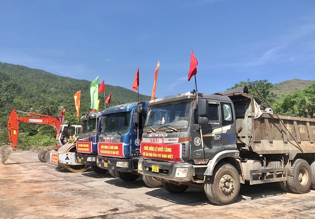 C&aacute;c đơn vị thi c&ocirc;ng Dự &aacute;n thực hiện nghi thức độngk thổ. Ảnh: Viết Hiền