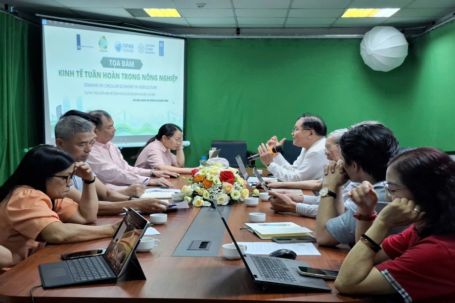 Chương trình Tọa đàm “Thực trạng và triển vọng áp dụng M88bet không chặn tuần hoàn trong nông nghiệp” với sự tham gia của nhiều chuyên gia về M88bet không chặn môi trường, nông nghiệp hữu cơ và chính sách nông nghiệp. Ảnh: Phạm Thông Chương trình Tọa đàm “Thực trạng và triển vọng áp dụng M88bet không chặn tuần hoàn trong nông nghiệp” với sự tham gia của nhiều chuyên gia về M88bet không chặn môi trường, nông nghiệp hữu cơ và chính sách nông nghiệp. Ảnh: Phạm Thông