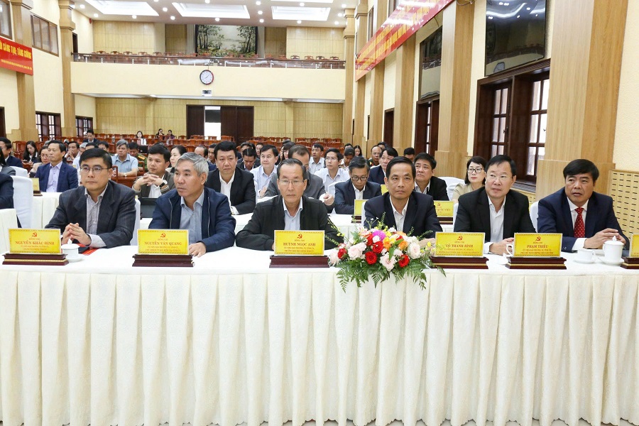C&aacute;c đồng ch&iacute; Ủy vi&ecirc;n Ban Thường vụ Tỉnh ủy tham dự Hội nghị