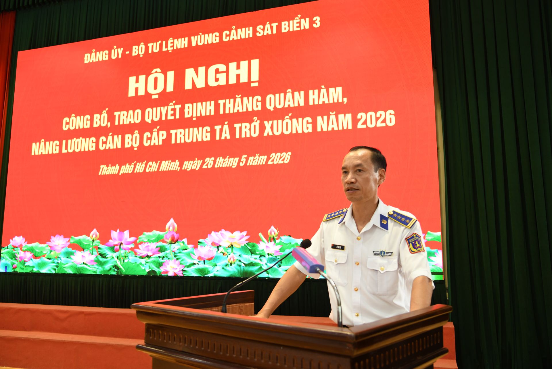 Đại t&aacute; L&ecirc; Văn T&uacute;, B&iacute; thư Đảng ủy, Ch&iacute;nh ủy BTL V&ugrave;ng ph&aacute;t biểu tại hội nghị