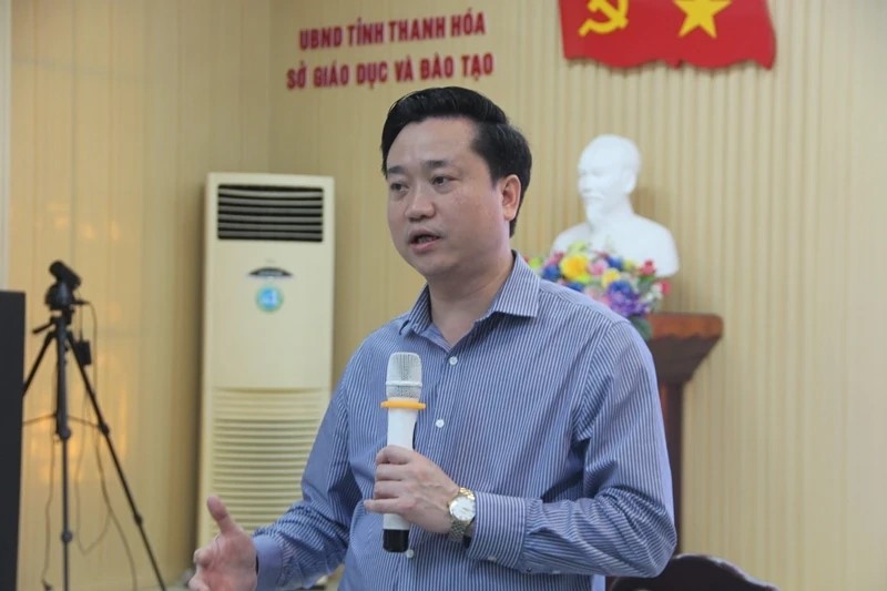 Gi&aacute;m đốc Sở GD&ĐT tỉnh Thanh H&oacute;a Đỗ Đức Quế ph&aacute;t biểu tại buổi gặp mặt.