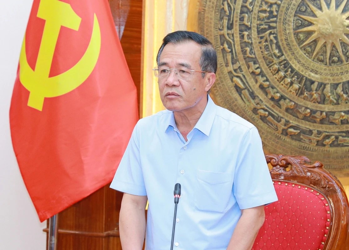 Bí thư Tỉnh ủy Lê Đức Thái phát biểu kết luận phiên họp. Bí thư Tỉnh ủy Lê Đức Thái phát biểu kết luận phiên họp.