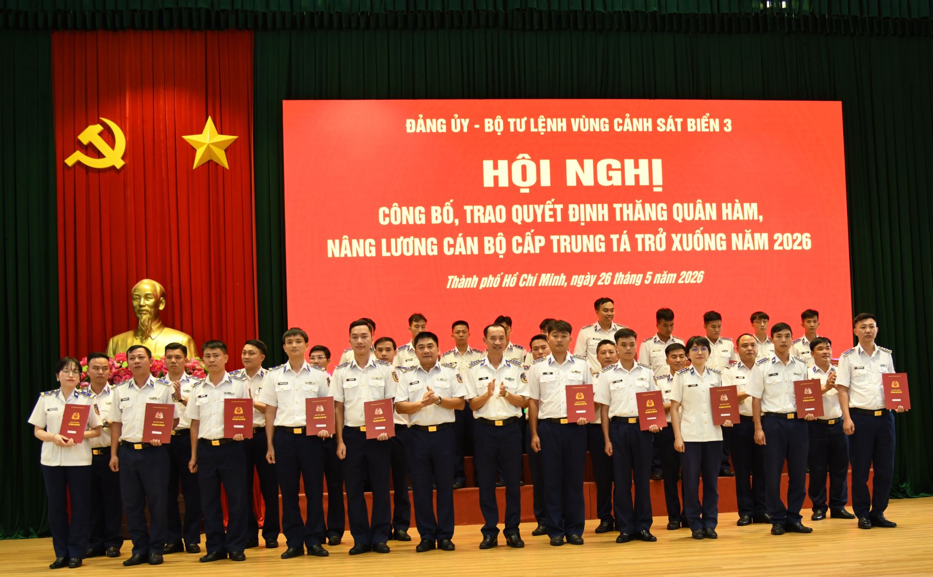 98 cán bộ Bộ Tư lệnh Vùng Cảnh sát biển 3 được thăng quân hàm, nâng lương trước niên hạn