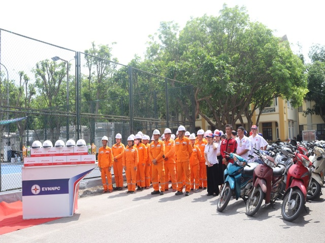 Điện lực Nghệ An triển khai nhiều hoạt động thiết thực chăm lo người lao động