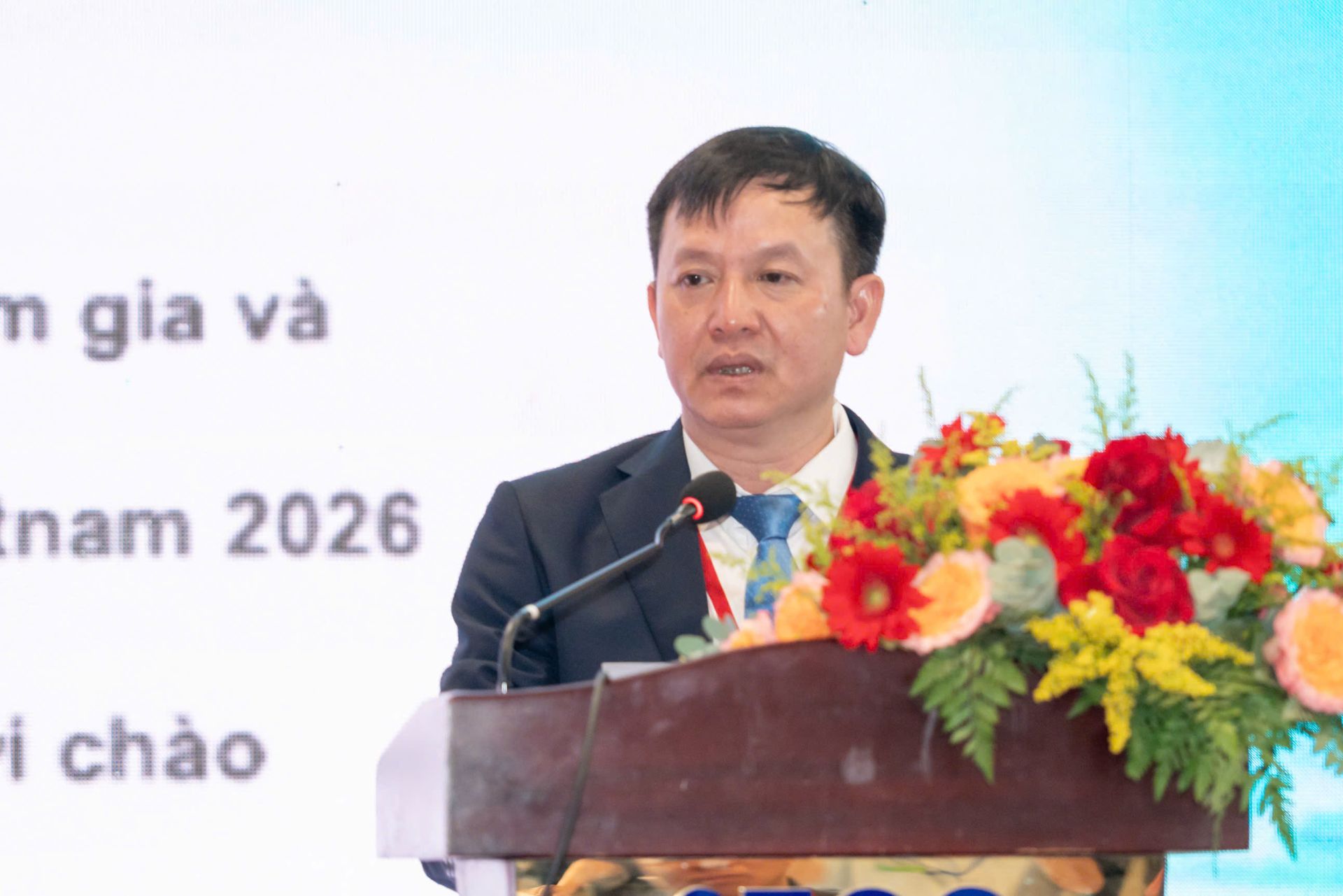 Ông Huỳnh Tấn Đạt, Cục trưởng Cục Trồng trọt và Bảo vệ thực vật, Bộ Nông nghiệp và Môi trường phát biểu tại lễ khai mạc AMAI Vietnam 2026 Ông Huỳnh Tấn Đạt, Cục trưởng Cục Trồng trọt và Bảo vệ thực vật, Bộ Nông nghiệp và Môi trường phát biểu tại lễ khai mạc AMAI Vietnam 2026