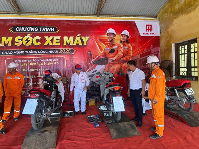 Ban L&atilde;nh đạo C&ocirc;ng ty trực tiếp đồng h&agrave;nh c&ugrave;ng chương tr&igrave;nh &ldquo;Cảm ơn Người lao động&rdquo; năm 2026.
