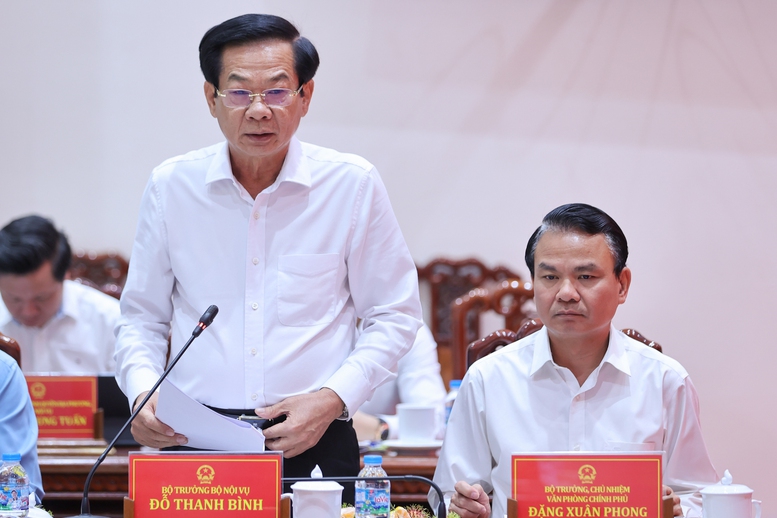 Bộ trưởng Bộ Nội vụ Đỗ Thanh B&igrave;nh ph&aacute;t biểu tại cuộc l&agrave;m việc - Ảnh: VGP/Nhật Bắc