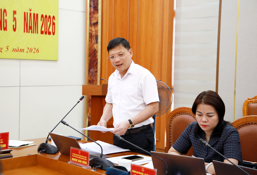 Ông Nghiêm Xuân Cường, Phó Chủ tịch HĐND tỉnh Quảng Ninh, phát biểu tại phiên họp Ông Nghiêm Xuân Cường, Phó Chủ tịch HĐND tỉnh Quảng Ninh, phát biểu tại phiên họp