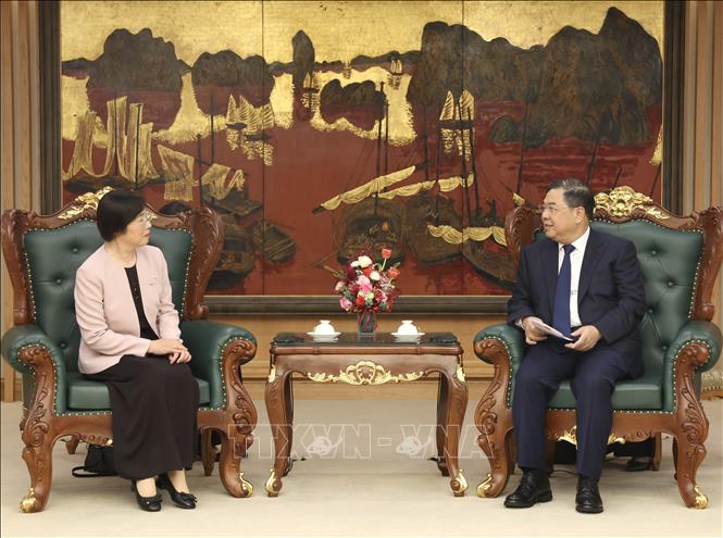Ph&oacute; Thủ tướng Thường trực Phạm Gia T&uacute;c tiếp b&agrave; Tr&acirc;u Gia Di, Chủ tịch Ng&acirc;n h&agrave;ng Đầu tư cơ sở hạ tầng Ch&acirc;u &Aacute; (AIIB). Ảnh: L&acirc;m Kh&aacute;nh/TTXVN
