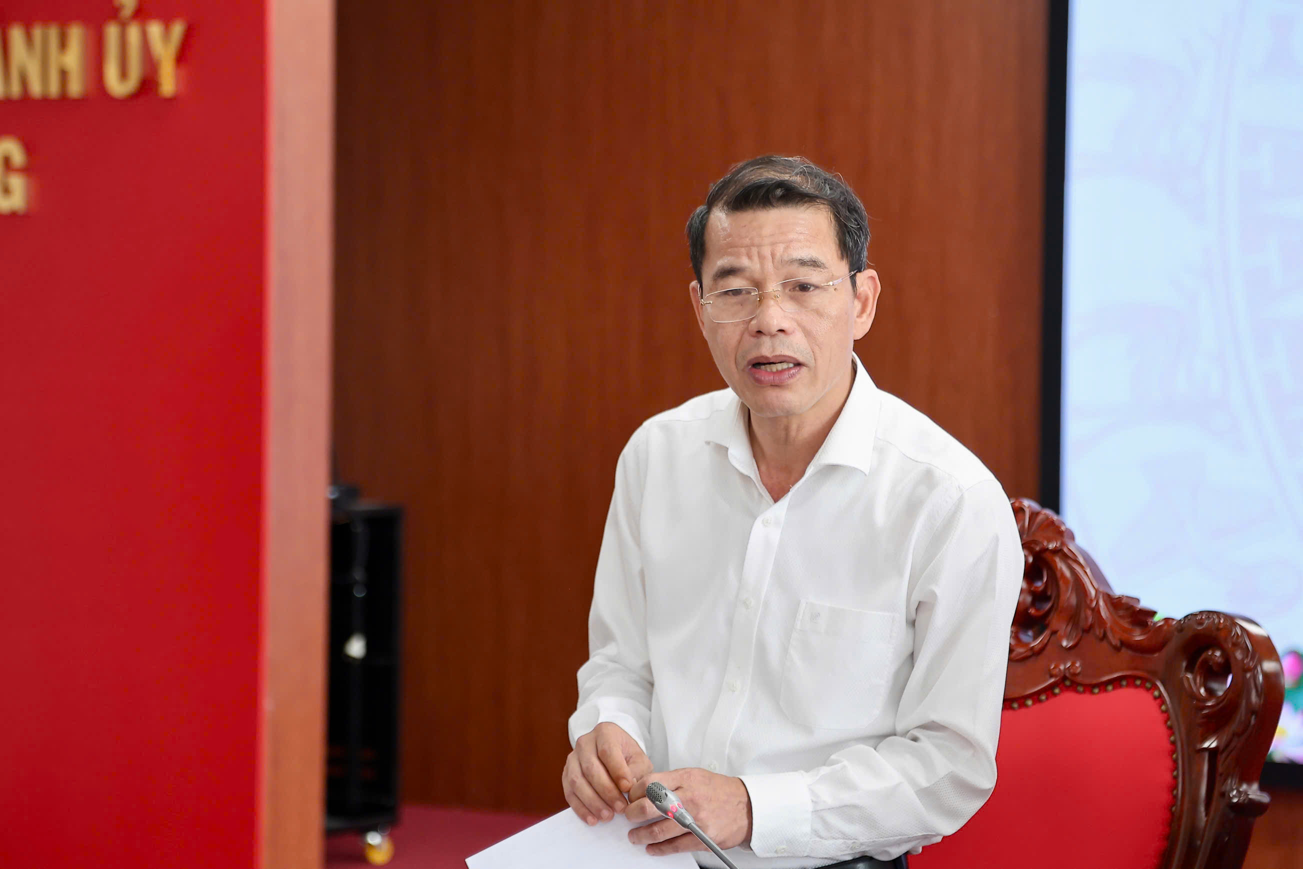 Đồng ch&iacute; Vũ Thanh Mai, Trưởng Đo&agrave;n c&ocirc;ng t&aacute;c Trung ương ph&aacute;t biểu tiếp thu những kiến nghị của Hải Ph&ograve;ng.