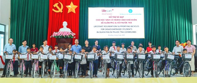 Đà Nẵng: Tổ chức Lifestart Foundation (Úc) trao 50 xe đạp cho M88 Casino, Nổ Hũ, Bắn Cá nghèo vùng cao
