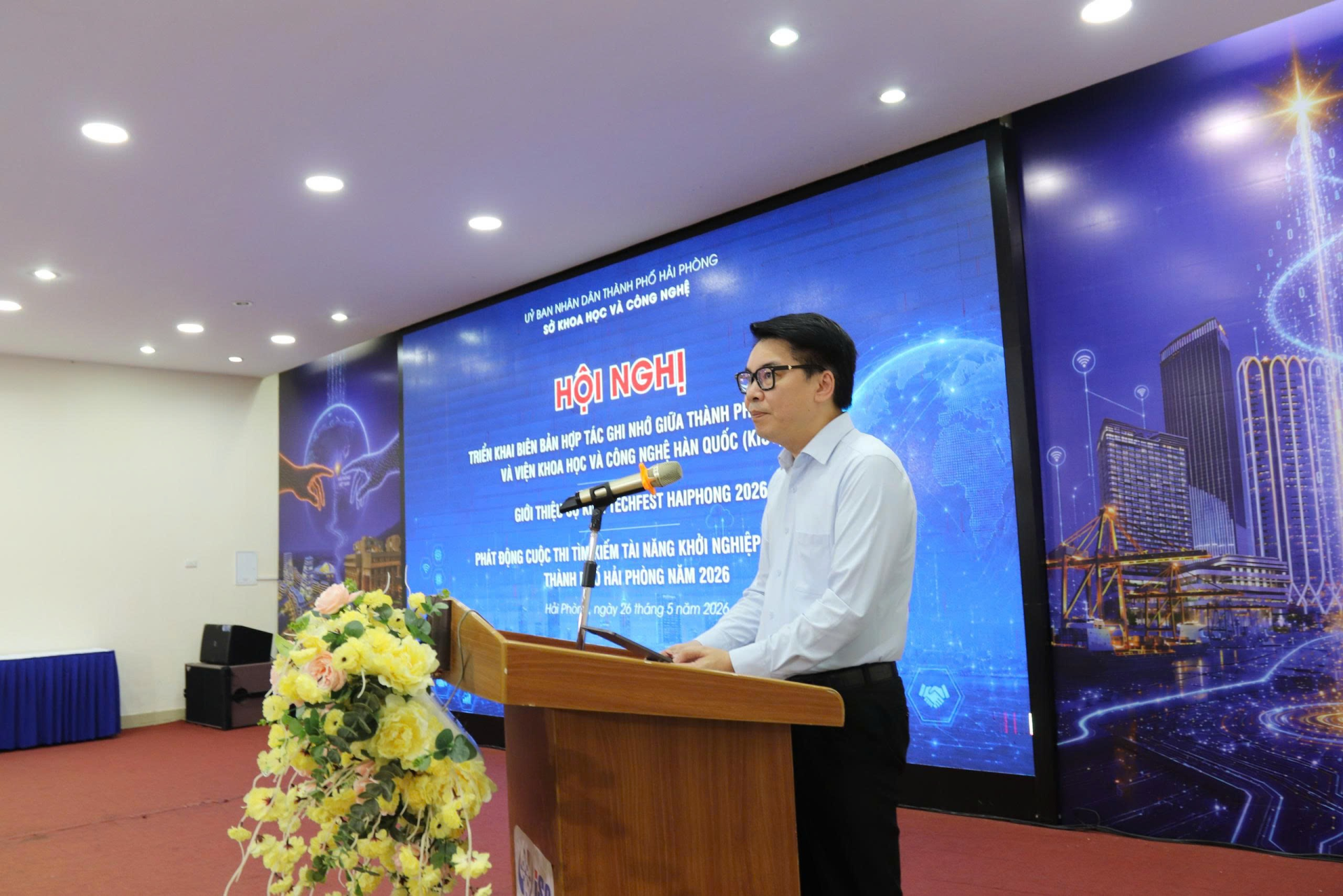 Đồng ch&iacute; Nguyễn Cao Thắng, Ủy vi&ecirc;n Th&agrave;nh ủy, Gi&aacute;m đốc Sở KH&CN TP. Hải Ph&ograve;ng ph&aacute;t biểu khai mạc Hội nghị.