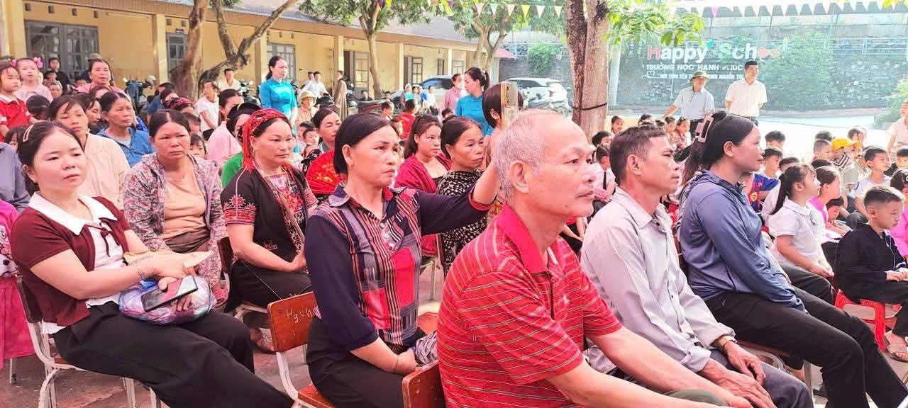 Đông đảo phụ huynh M88 Casino, Nổ Hũ, Bắn Cá và người dân địa phương đến tham dự, chia vui cùng thầy và trò trường TH&THCS Tân Lập trong ngày đón bằng chuẩn quốc gia. Đông đảo phụ huynh M88 Casino, Nổ Hũ, Bắn Cá và người dân địa phương đến tham dự, chia vui cùng thầy và trò trường TH&THCS Tân Lập trong ngày đón bằng chuẩn quốc gia.