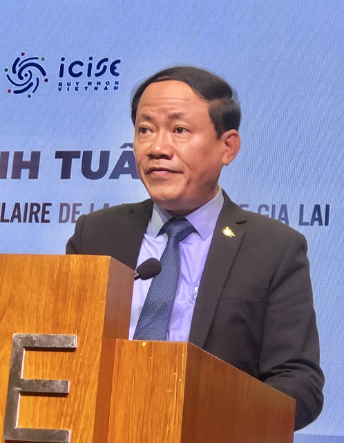 &Ocirc;ng Phạm Anh Tuấn ph&aacute;t biểu ch&agrave;o mừng Diễn đ&agrave;n. Ảnh: VH
