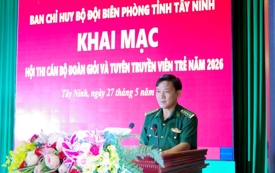 Đại t&aacute; Dương Văn Dược - B&iacute; thư Đảng ủy, Ch&iacute;nh ủy Ban Chỉ huy BĐBP tỉnh ph&aacute;t biểu khai mạc hội thi