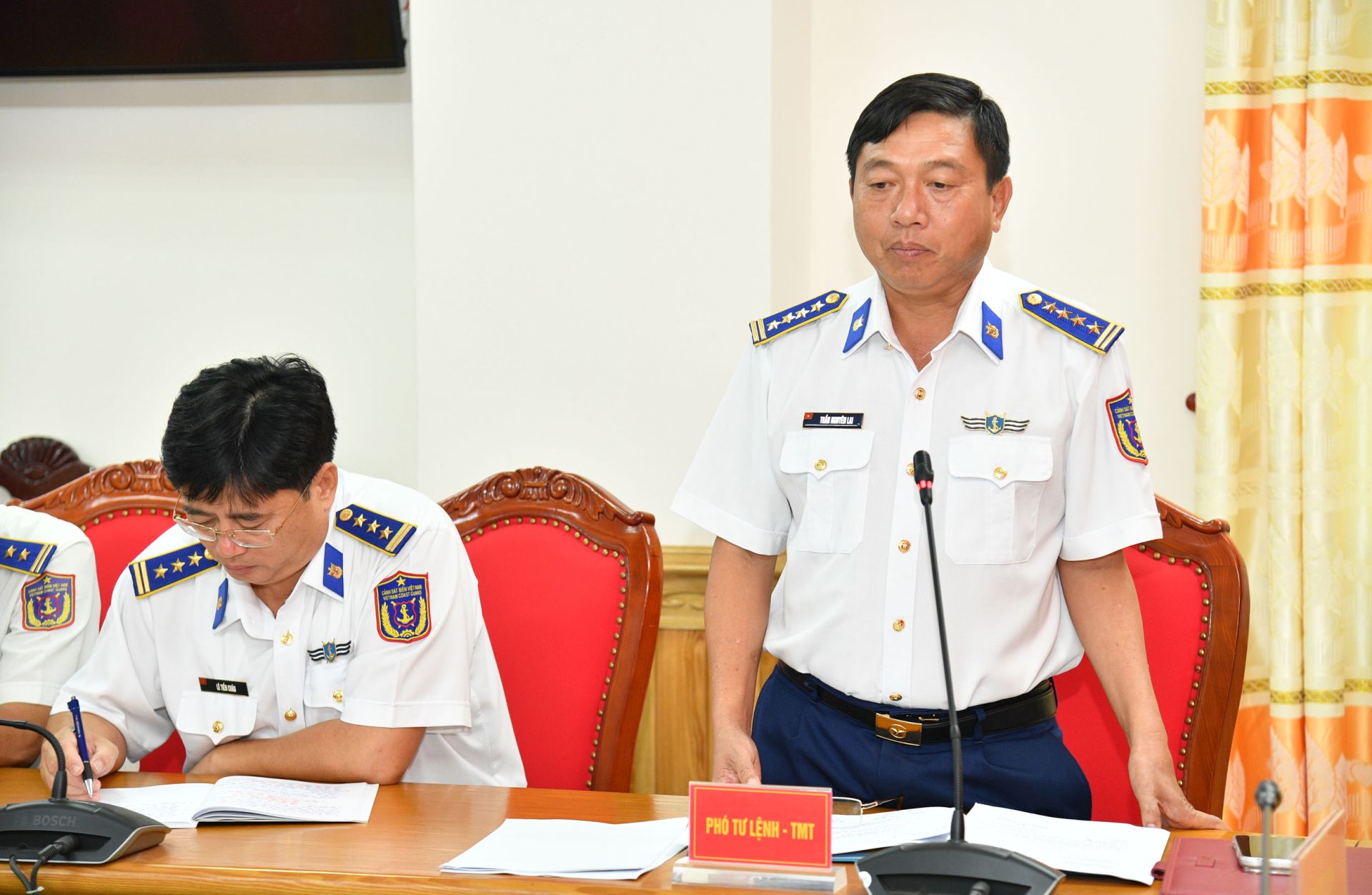 Đại tá Trần Nguyên Lai - Phó Tư lệnh, Tham mưu trưởng Bộ Tư lệnh Vùng Cảnh sát biển 4 phát biểu tại Hội nghị Đại tá Trần Nguyên Lai - Phó Tư lệnh, Tham mưu trưởng Bộ Tư lệnh Vùng Cảnh sát biển 4 phát biểu tại Hội nghị