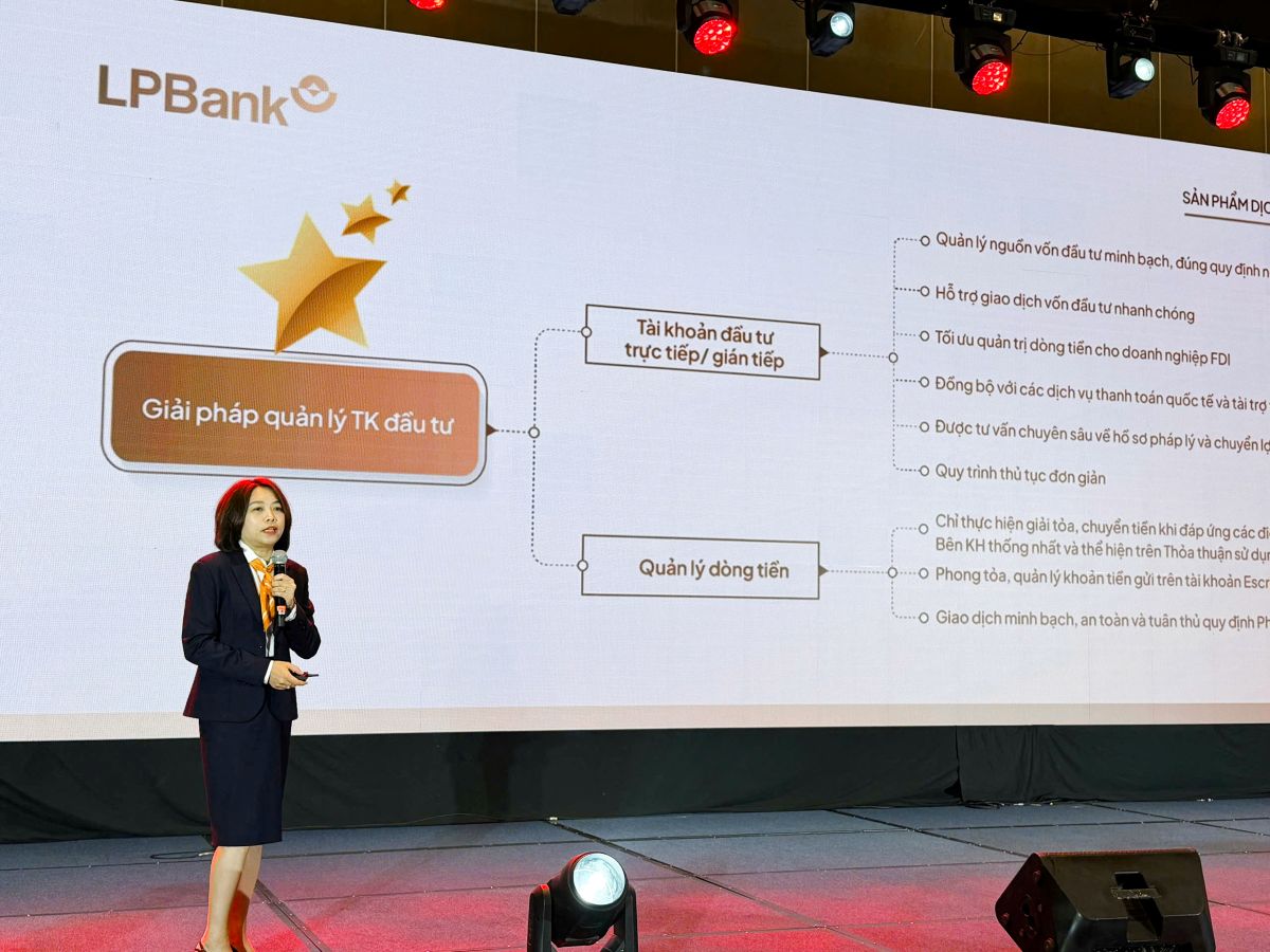 B&agrave; Trần Nhị H&agrave; &ndash; Ph&oacute; Gi&aacute;m đốc Ng&acirc;n h&agrave;ng Doanh nghiệp LPBank thuyết tr&igrave;nh trước c&aacute;c startup v&agrave; quỹ đầu tư tại DAVAS 2026