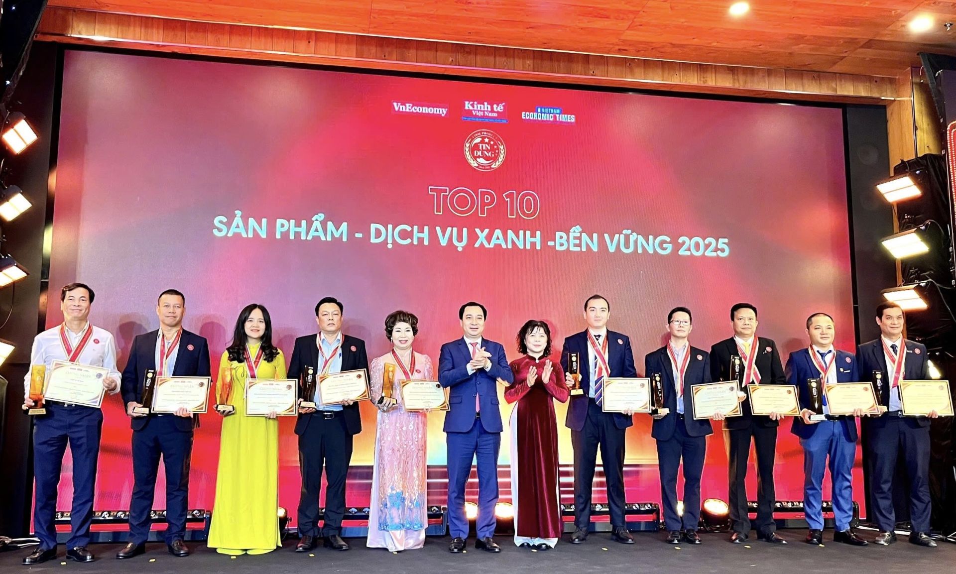Gạo Hapro ST25 đạt TOP10 Sản phẩm - Dịch vụ xanh - bền vững 2025