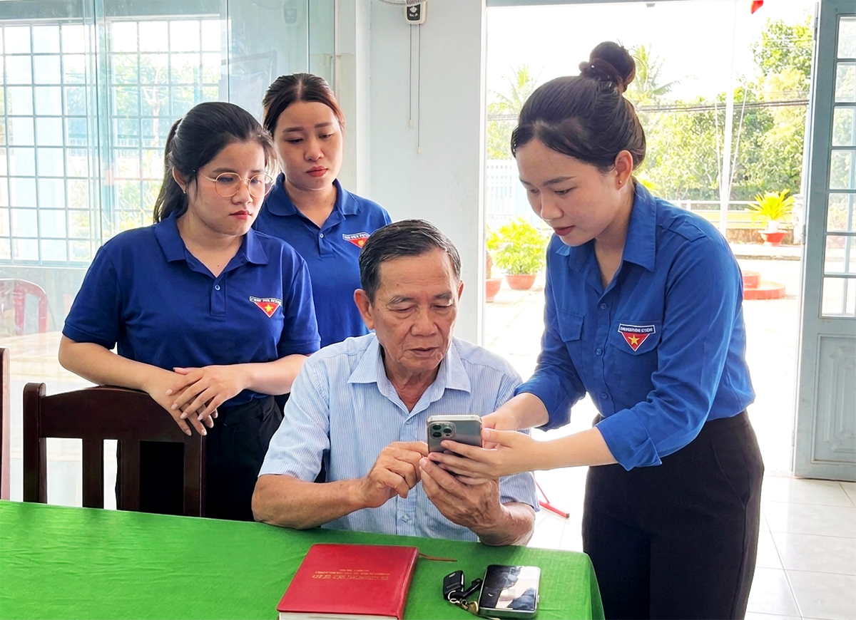 Bắc Ninh phát động phong trào thi đua hỗ trợ người dân thực hiện dịch vụ công trực tuyến
