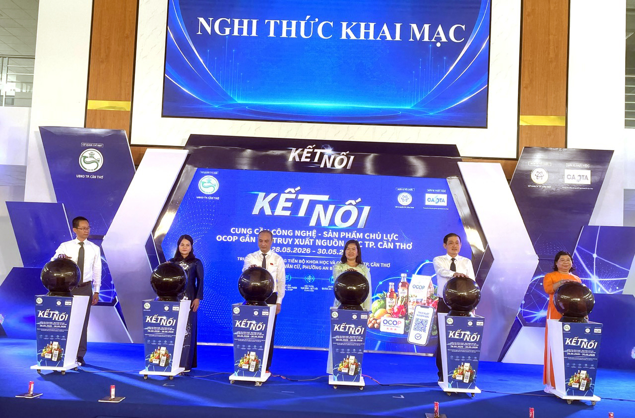 Nghi thức Lễ khai mạc Hoạt động Kết nối cung cầu c&ocirc;ng nghệ-Sản phẩm chủ lực, OCOP gắn với truy xuất nguồn gốc