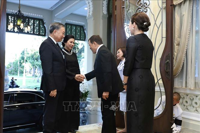 Tổng B&iacute; thư, Chủ tịch nước T&ocirc; L&acirc;m v&agrave; Phu nh&acirc;n Ng&ocirc; Phương Ly hội kiến Nh&agrave; Vua Th&aacute;i Lan Maha Vajiralongkorn v&agrave; Ho&agrave;ng hậu. Ảnh: TTXVN ph&aacute;t.