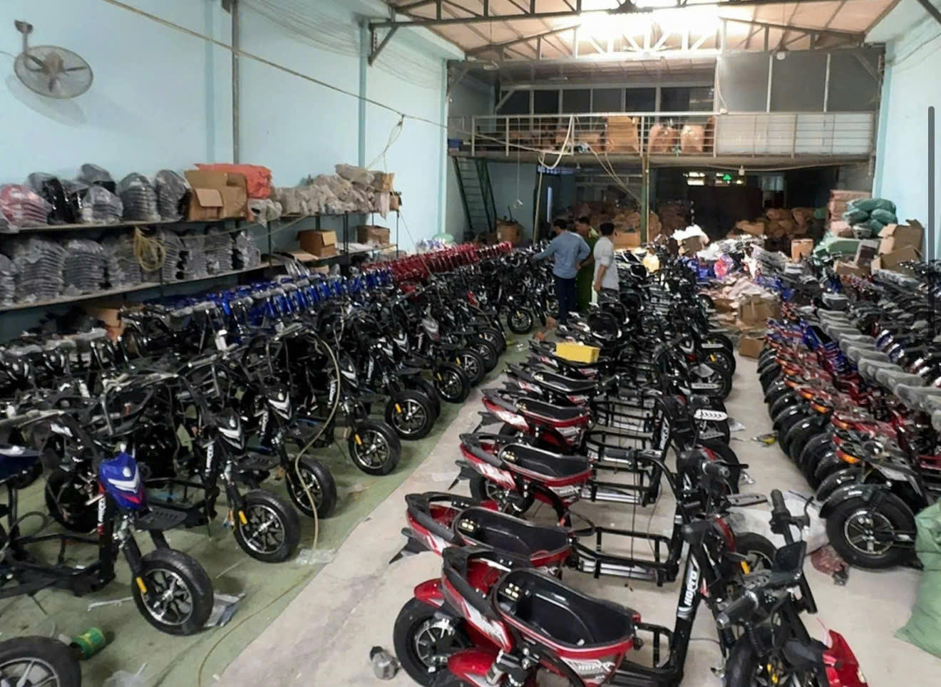 TP.HCM: Rà soát hơn 200 cơ sở nghi độ, chế xe điện