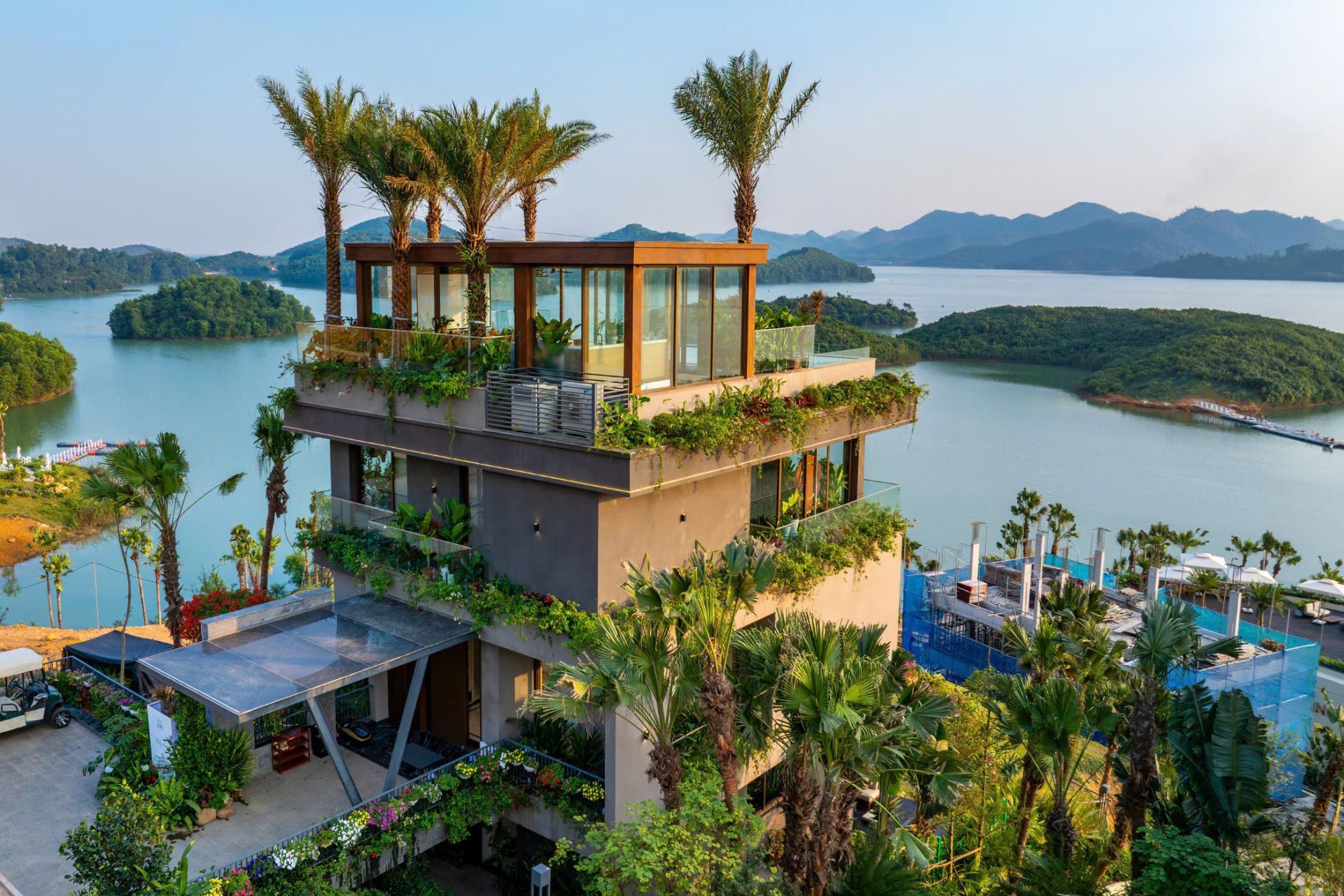 Cây xanh phủ khắp không gian biệt thự tại Flamingo Maison 108 Ho Nui Coc Cây xanh phủ khắp không gian biệt thự tại Flamingo Maison 108 Ho Nui Coc