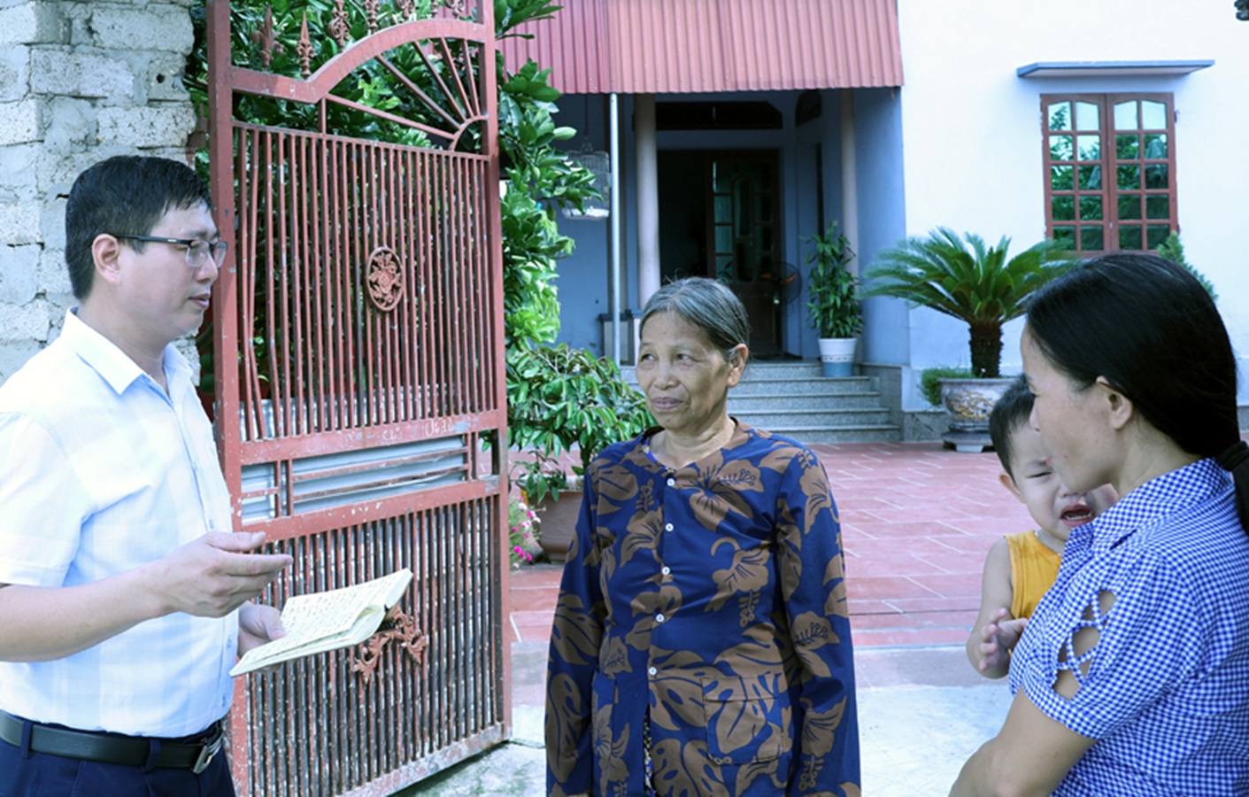 Người giữ chức danh trưởng th&ocirc;n, tổ trưởng tổ d&acirc;n phố tại Gia Lai phải cư tr&uacute; thường xuy&ecirc;n tại địa b&agrave;n, từ 21 đến kh&ocirc;ng qu&aacute; 70 tuổi, c&oacute; phẩm chất đạo đức tốt v&agrave; được nh&acirc;n d&acirc;n t&iacute;n nhiệm