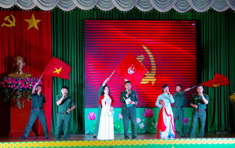 C&aacute;c đội tham gia thực hiện phần thi của m&igrave;nh