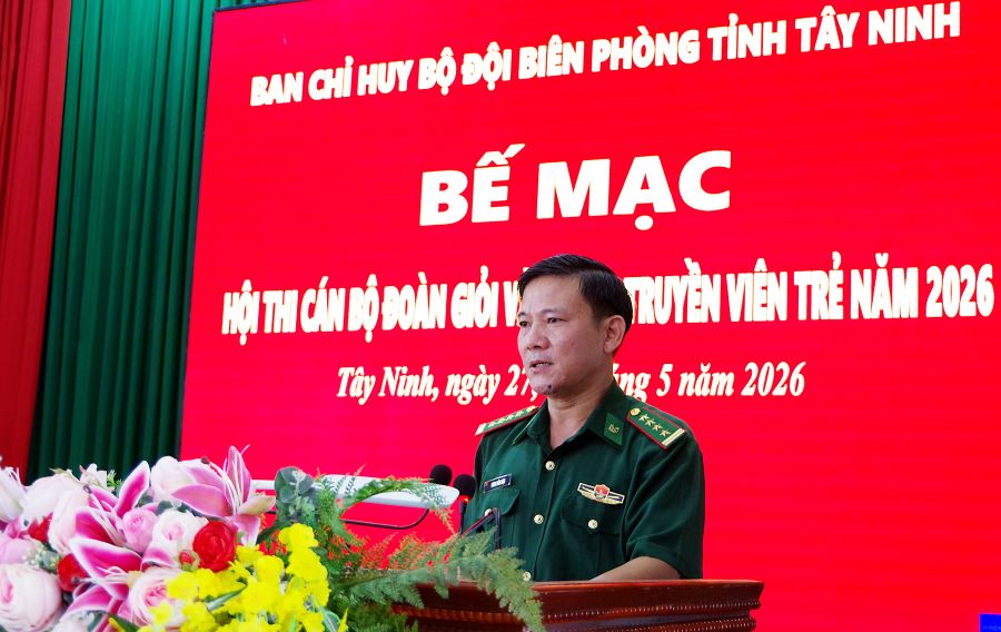 Đại t&aacute; Dương Văn Dược - B&iacute; thư Đảng ủy, Ch&iacute;nh ủy Ban Chỉ huy BĐBP tỉnh dự, ph&aacute;t biểu bế mạc