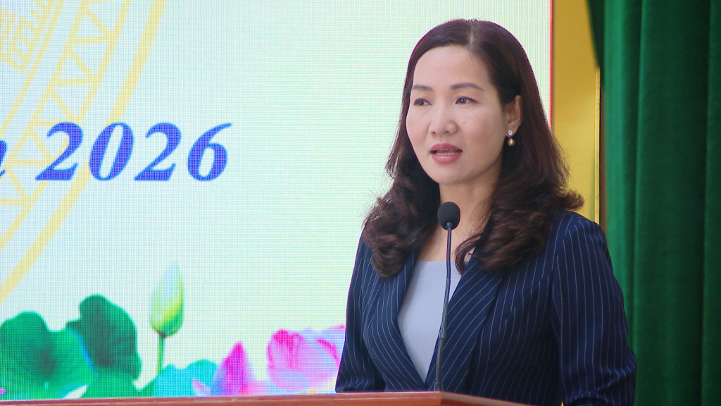 B&agrave; Nguyễn Thị Hạnh, Ph&oacute; Chủ tịch UBND tỉnh Quảng Ninh, Trưởng Ban Chỉ đạo 515 tỉnh, ph&aacute;t biểu chỉ đạo tại hội nghị