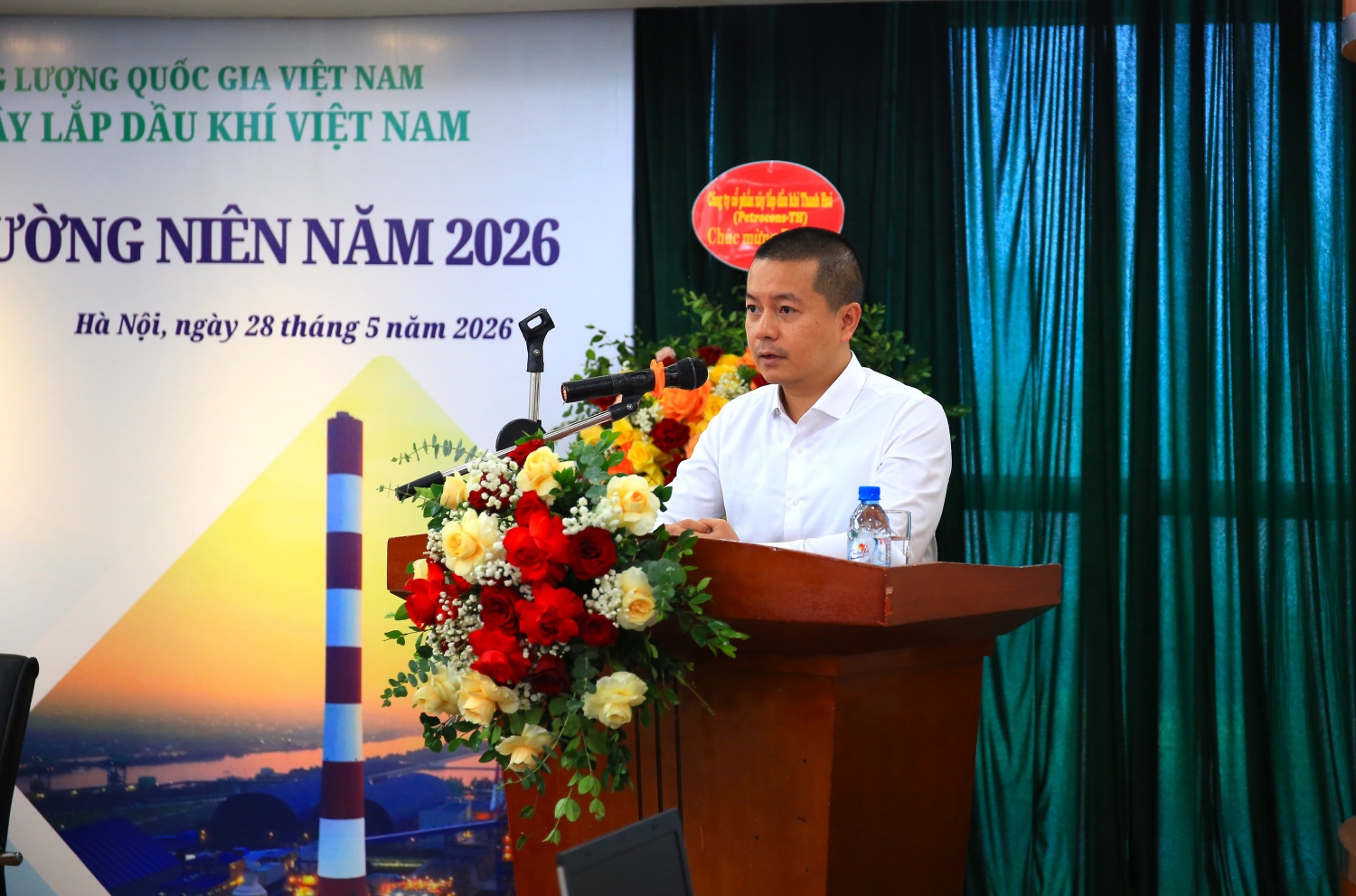 &Ocirc;ng Nghi&ecirc;m Xu&acirc;n Ho&agrave;ng, Ph&oacute; Trưởng Ban Phụ tr&aacute;ch Ban điện v&agrave; Năng lượng t&aacute;i tạo Petrovietnam ph&aacute;t biểu tại đại hội