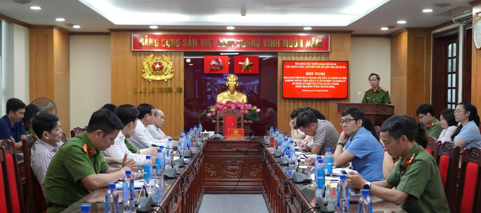 Thanh Hóa: Bàn giải pháp thúc đẩy chi trả an sinh xã hội không dùng tiền mặt