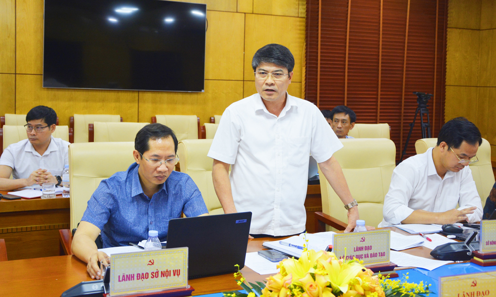 L&atilde;nh đạo Sở Gi&aacute;o dục v&agrave; Đ&agrave;o tạo tỉnh Bắc Ninh trao đổi, l&agrave;m r&otilde; một số vấn đề li&ecirc;n quan.