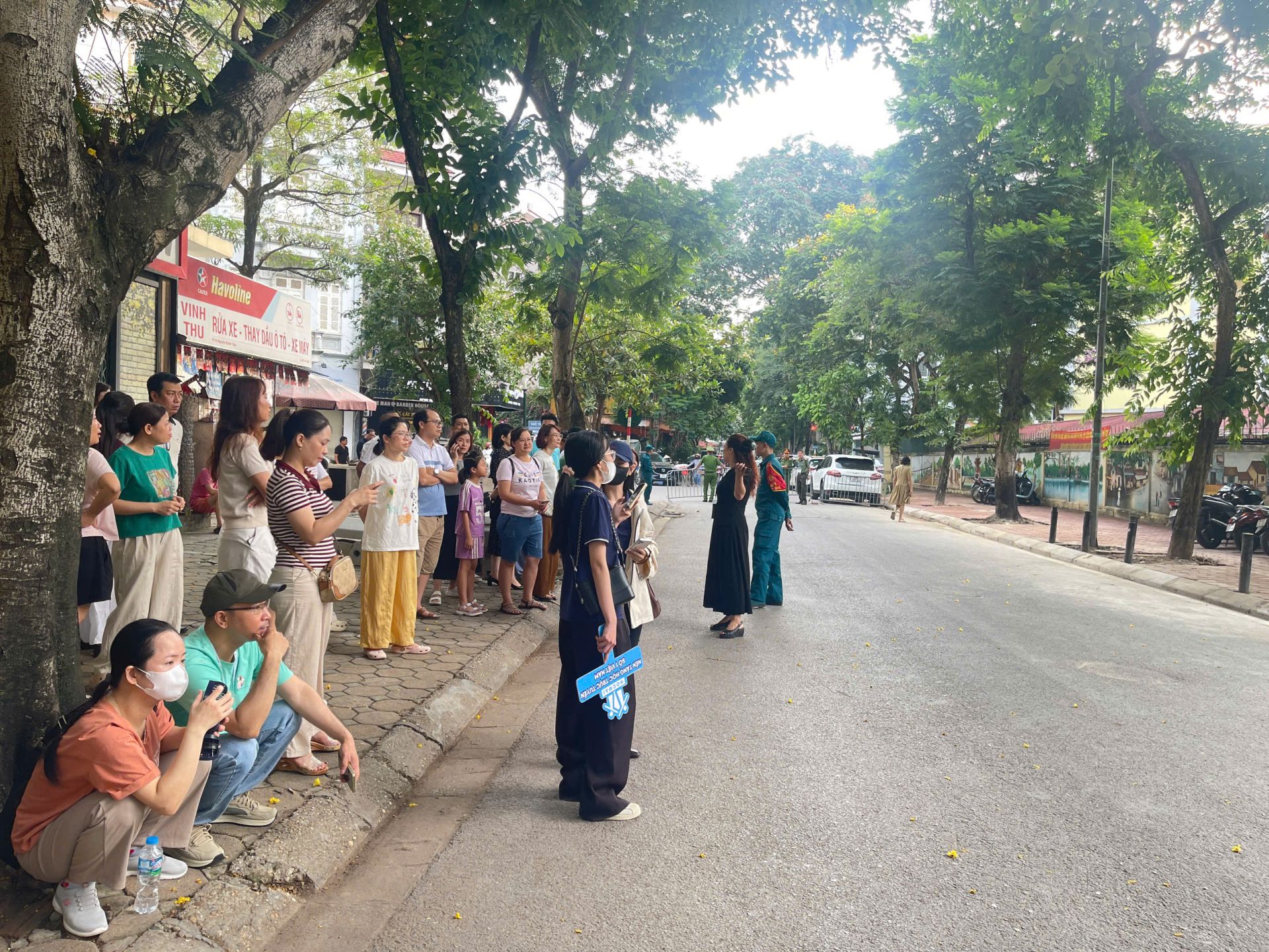 Hà Nội: Trước giờ thi lớp 10, phụ huynh chỉ mong con bình tĩnh và tự tin